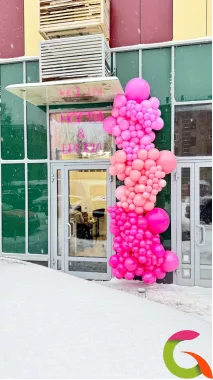 Разнокалиберная гирлянда в розовом цвете