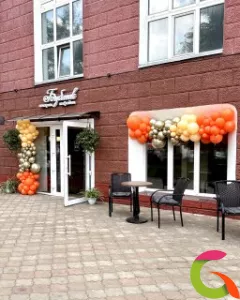 Разнокалиберная гирлянда на входную зону для пекарни