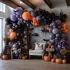 Фотозона с гирляндой в стиле Halloween