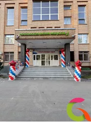 Оформление входной зоны столбиками из шаров