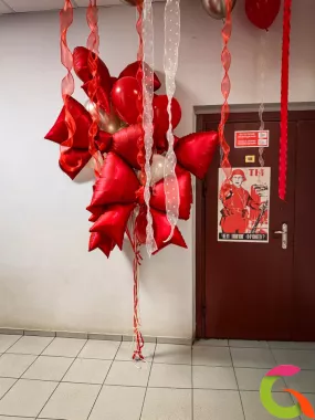 Сет на 8 марта "Красные банты"