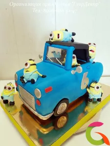 Торт Машинка с желтыми человечками
